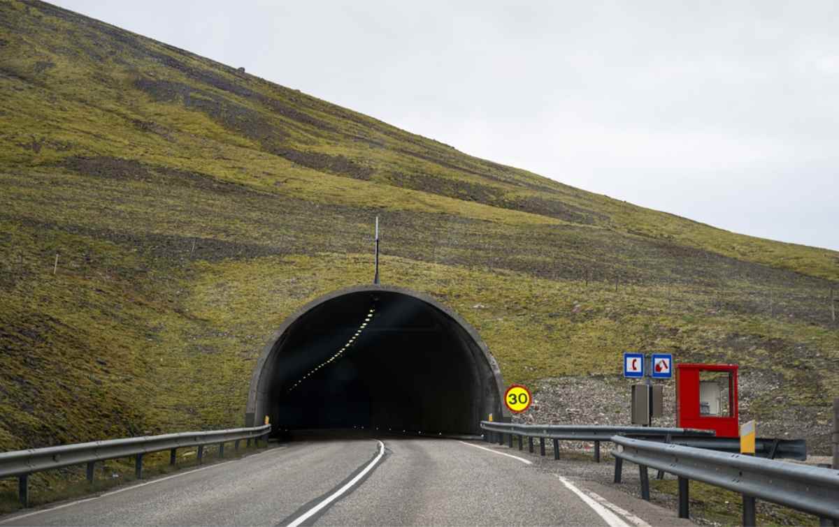 Entrada al principal y único túnel de peaje de Islandia en la Región Norte